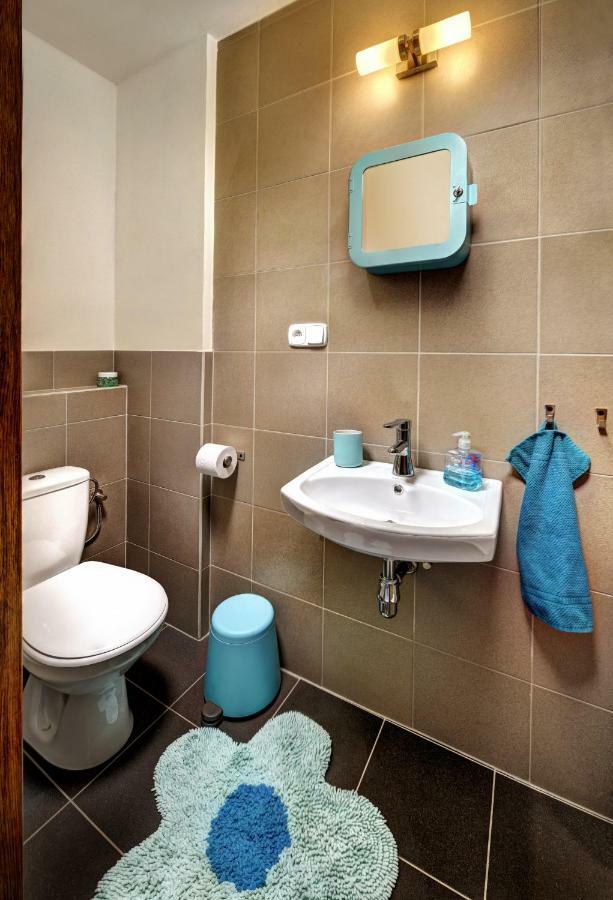 Apartmany Izbica Cerveny Klastor Exterior photo